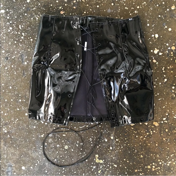 Danielle Guizio Devoiler Black Vinyl Mini Skirt - Picture 4 of 8
